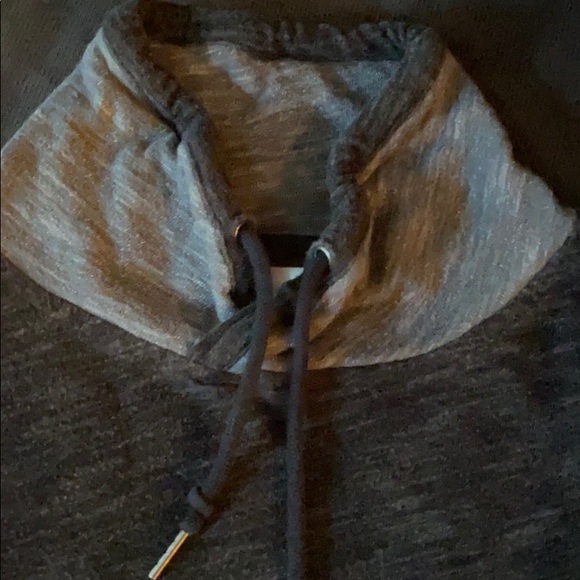 Very cool sweatshirt gray and light gray size sm - Picture 2 of 3